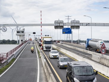 Haringvlietbrug_klein